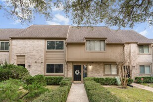 15355 Falmouth Ave in Houston, TX - Building Photo