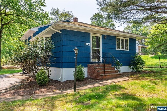 192 Woodland Ave in Ramsey, NJ - Building Photo - Building Photo