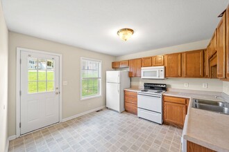 936 Kingsbury Dr in Clarksville, TN - Building Photo - Building Photo
