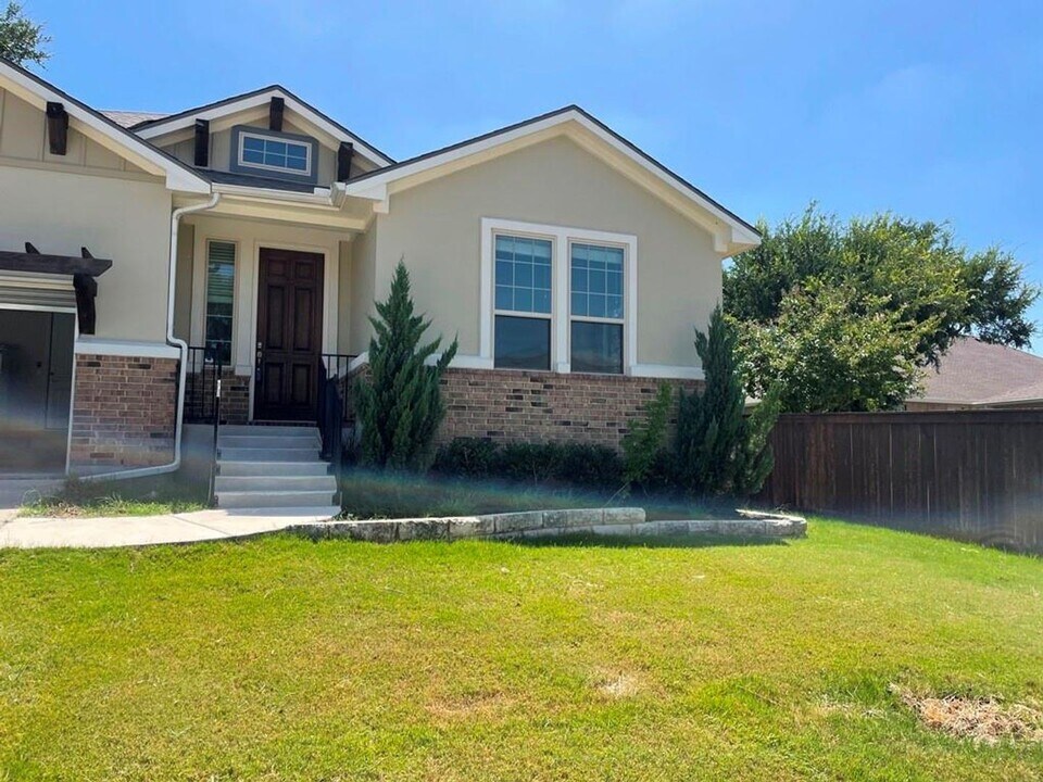2049 Texas Sage St in Leander, TX - Building Photo