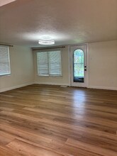 525 Delaware St in Jones, OK - Building Photo - Building Photo