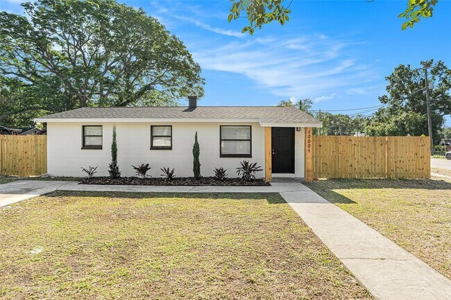10001 N 21st St in Tampa, FL - Building Photo - Building Photo