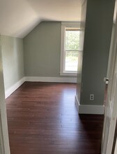 16 Hough St, Unit 18B in Dover, NH - Foto de edificio - Building Photo
