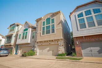 11007 Acorn Falls Dr in Houston, TX - Building Photo - Building Photo