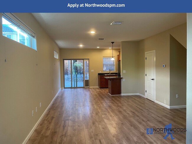 125 Casey Way in Central Point, OR - Building Photo - Building Photo