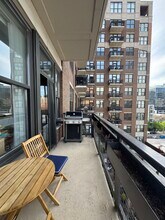 849 N Franklin St, Unit 712 in Chicago, IL - Building Photo - Building Photo