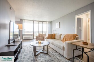 101 Three Rivers N in Fort Wayne, IN - Building Photo - Building Photo
