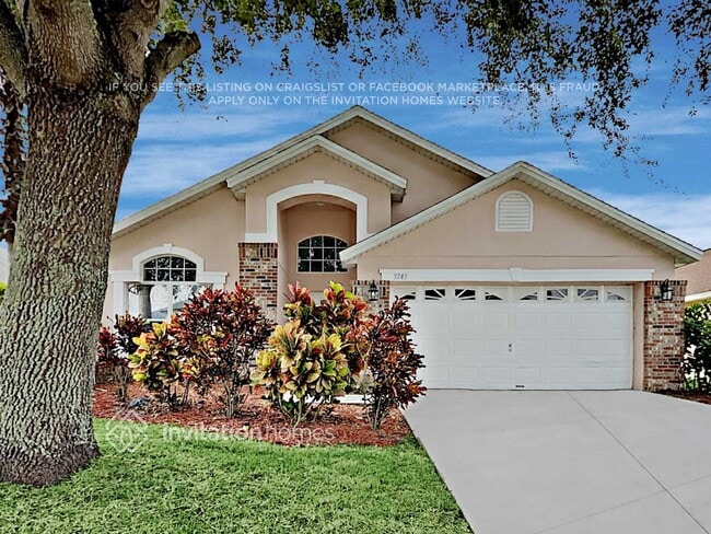 property at 5745 Los Palma Vista Dr