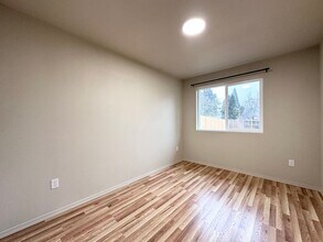 2130 SE 145th Ave-Unit -77655031-eb14-11ef-abe0-06771900a607 in Portland, OR - Foto de edificio - Building Photo