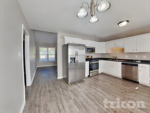 500 Sunray Dr in Clayton, NC - Building Photo - Building Photo