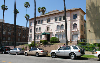 353-357 S Kenmore Ave in Los Angeles, CA - Building Photo - Building Photo