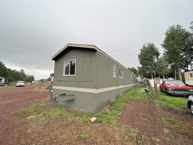 2000 E Frontier Ave in Flagstaff, AZ - Building Photo - Building Photo