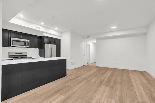 824 Woolwich St in Guelph, ON - Building Photo - Building Photo