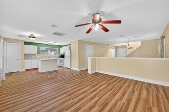 15859 E Park Ct in Houston, TX - Building Photo - Building Photo