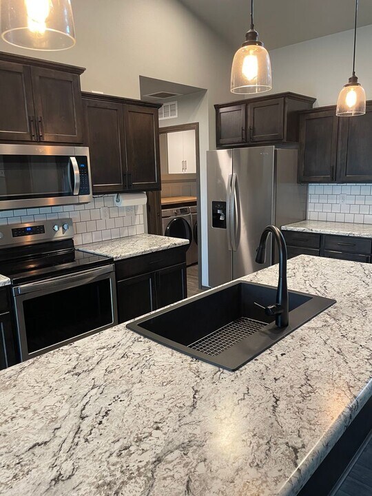 4319 W Kinsley Pl in Sioux Falls, SD - Building Photo