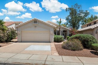 21675 N 61st Ave in Glendale, AZ - Foto de edificio - Building Photo