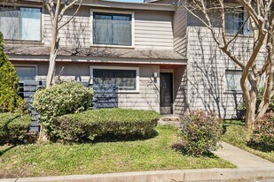1838 Fernspring Cv in Germantown, TN - Building Photo