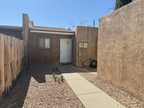 532 Berry Rd NW in Albuquerque, NM - Building Photo - Building Photo