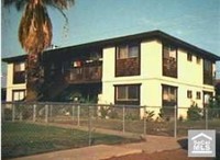 7811 Barton Dr in Huntington Beach, CA - Foto de edificio - Building Photo