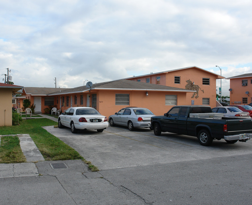 10713 SW 7th Ter in Miami, FL - Building Photo