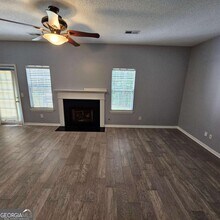 310 Pecan Wood Cir in Fairburn, GA - Building Photo - Building Photo