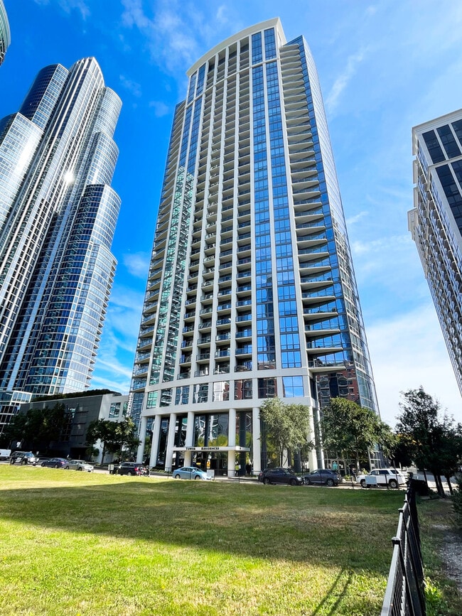 property at 1235 S Prairie Ave