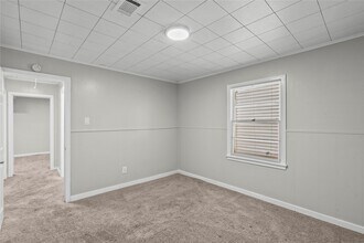 1916 N Logan St in Texas City, TX - Building Photo - Building Photo