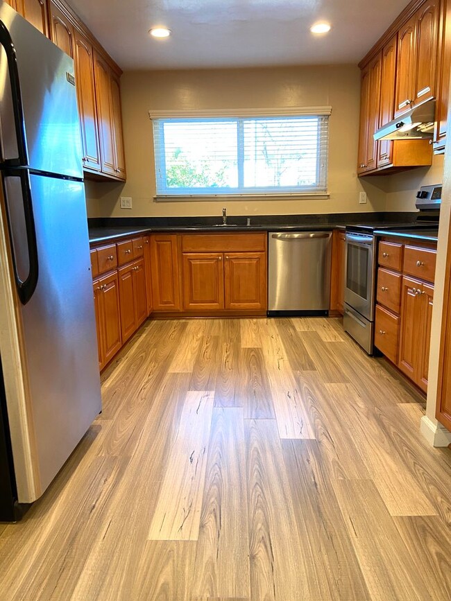 property at 10350 Leola Ct