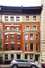 310 W 109th St in New York, NY - Foto de edificio - Building Photo