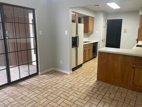 1801 Woodstone Dr in Kerrville, TX - Building Photo - Building Photo