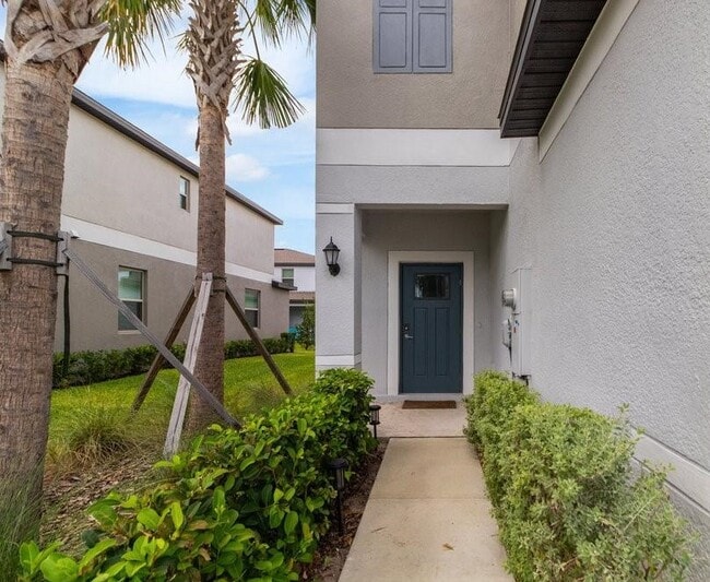 property at 8305 Crescent Oaks Dr