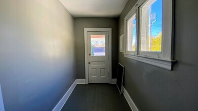 818 Alpine Ave NW in Grand Rapids, MI - Building Photo - Building Photo