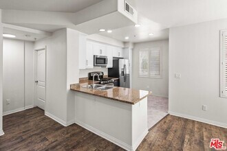 360 W Ave 26 in Los Angeles, CA - Building Photo - Building Photo