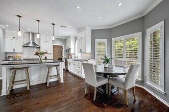 6304 Indian Canyon Dr in Austin, TX - Building Photo - Building Photo