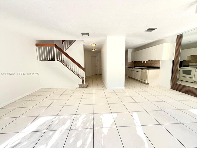 13922 SW 102nd Ln in Miami, FL - Building Photo - Building Photo