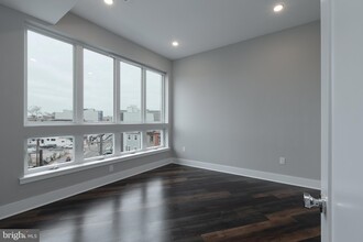 1555 Ridge Ave, Unit 201 in Philadelphia, PA - Building Photo - Building Photo
