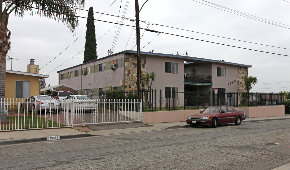 10954 Emery St in El Monte, CA - Building Photo