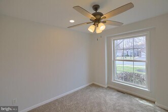 8 Longwood Dr in Mechanicsburg, PA - Building Photo - Building Photo