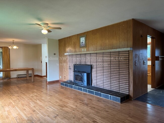 3420 Prill Rd in Centralia, WA - Building Photo - Building Photo