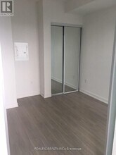 1 Yorkville Ave in Toronto, ON - Building Photo - Building Photo