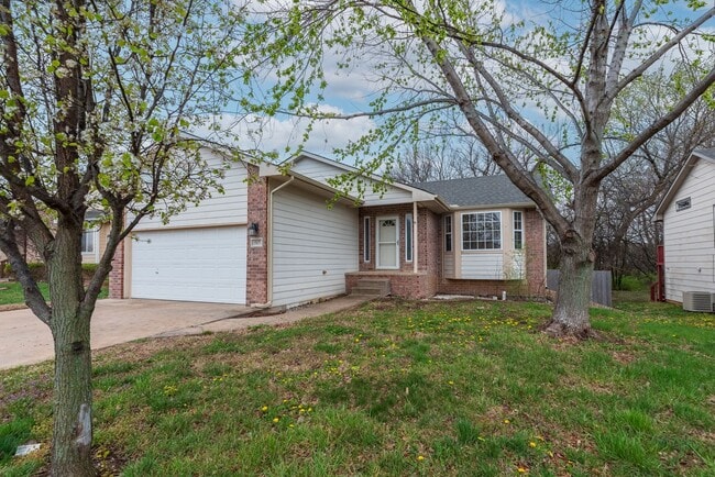 517 Minneha Ave in Andover, KS - Building Photo - Building Photo