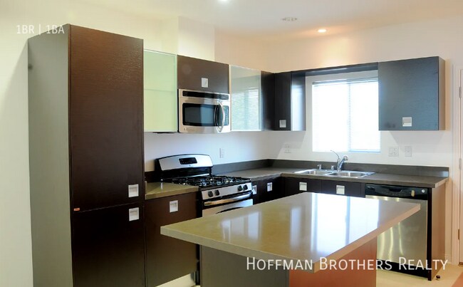 9100 Whitworth Dr in Los Angeles, CA - Foto de edificio - Building Photo