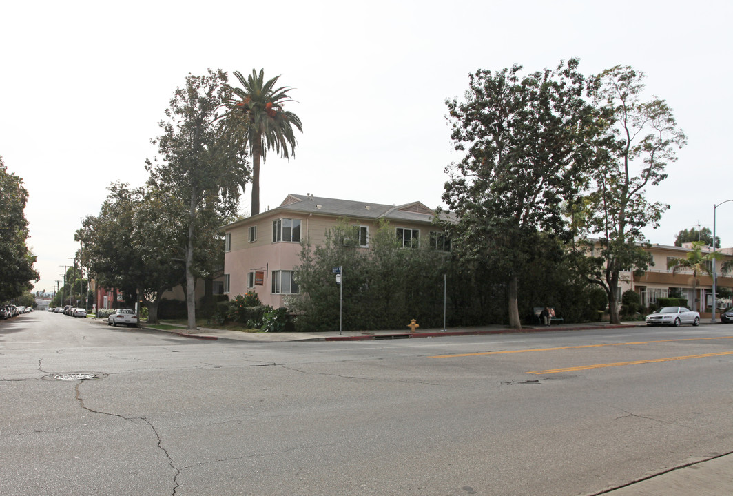 1849 N Harvard Blvd in Los Angeles, CA - Foto de edificio