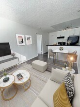 Playa Palms Apartments LLC in Los Angeles, CA - Building Photo - Building Photo