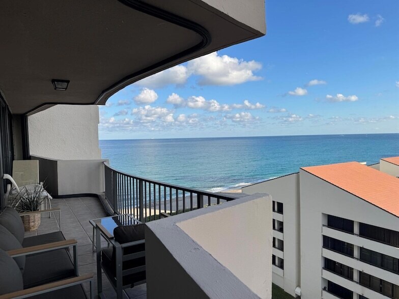 4200 N Ocean Dr, Unit 1-904 in Riviera Beach, FL - Foto de edificio