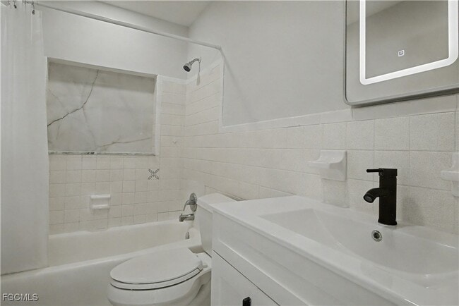 138 Brooks Rd in North Fort Myers, FL - Building Photo - Building Photo