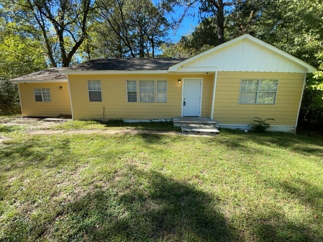 property at 2469 Belvedere Dr
