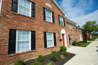 Northland Village Apartments in Cincinnati, OH - Building Photo - Building Photo