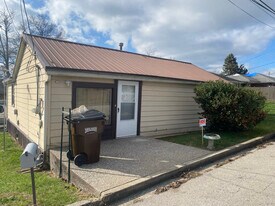 415 Bond St in Richmond, KY - Building Photo