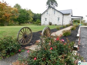 2012 State St in Alburtis, PA - Building Photo - Building Photo
